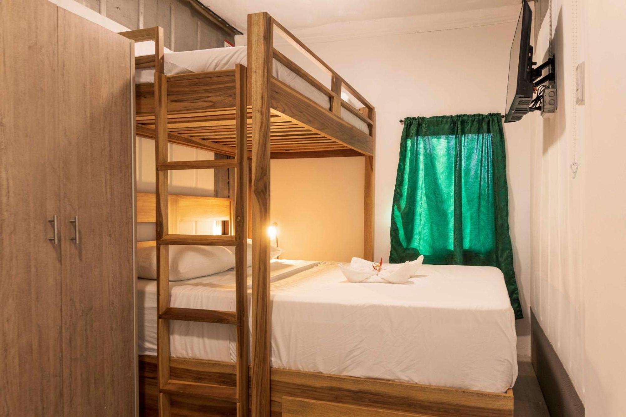 Emi'S Place Container Living Uvita Εξωτερικό φωτογραφία