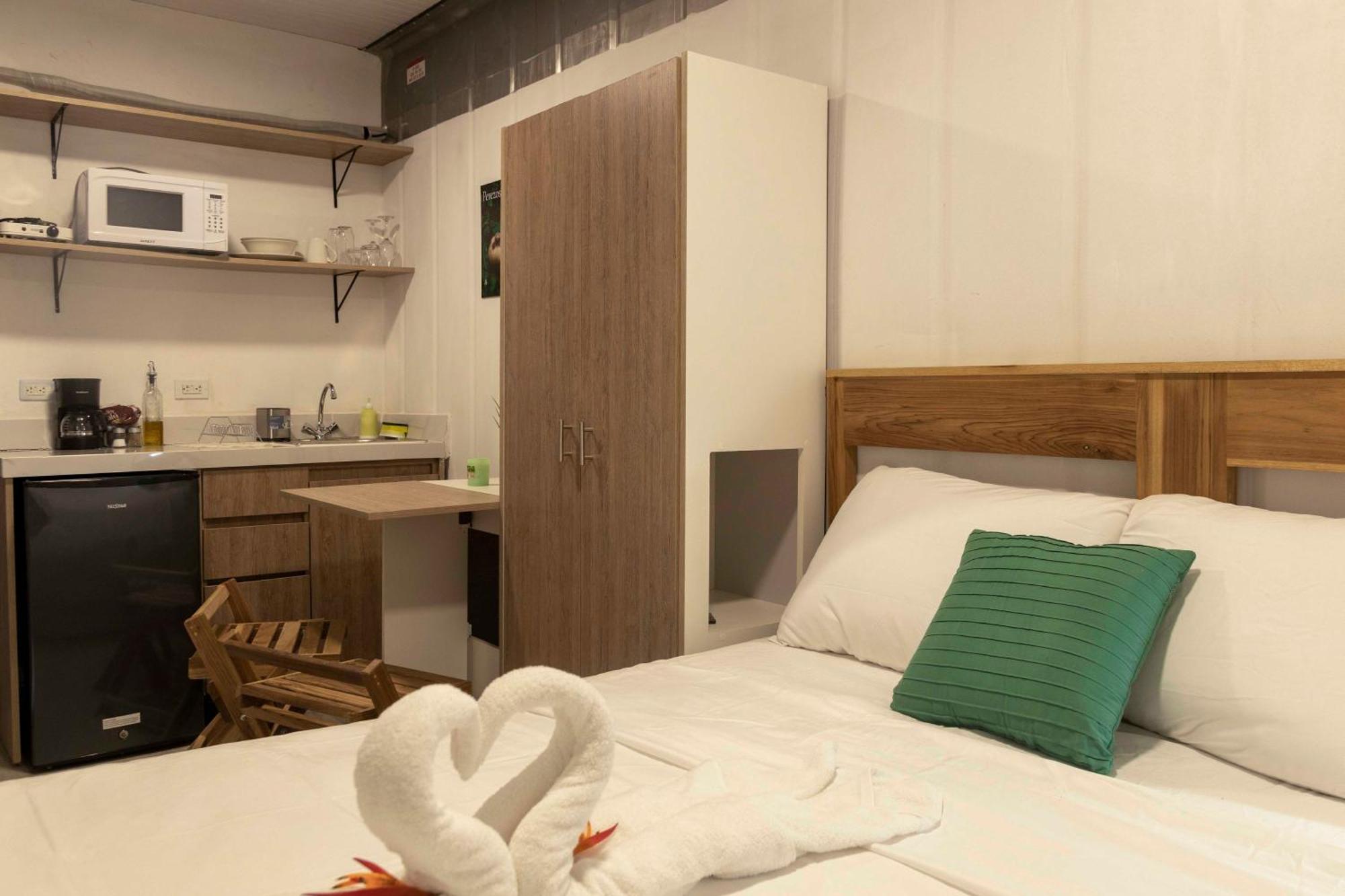 Emi'S Place Container Living Uvita Εξωτερικό φωτογραφία